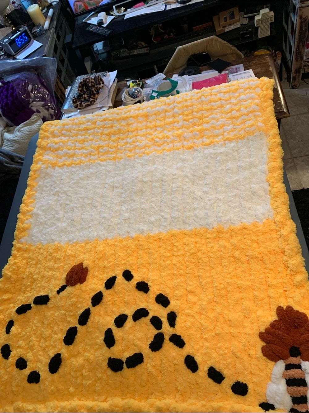New Yellow Bee Motif Hand Knitted Plush Baby/Toddler Blanket 30x50